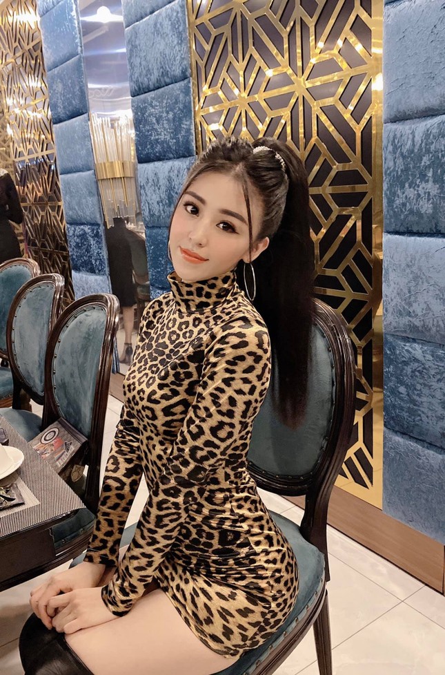 Cuộc sống của hai hotgirl mang vẻ đẹp thuần khiết nổi tiếng cách đây 7 năm giờ ra sao? ảnh 4