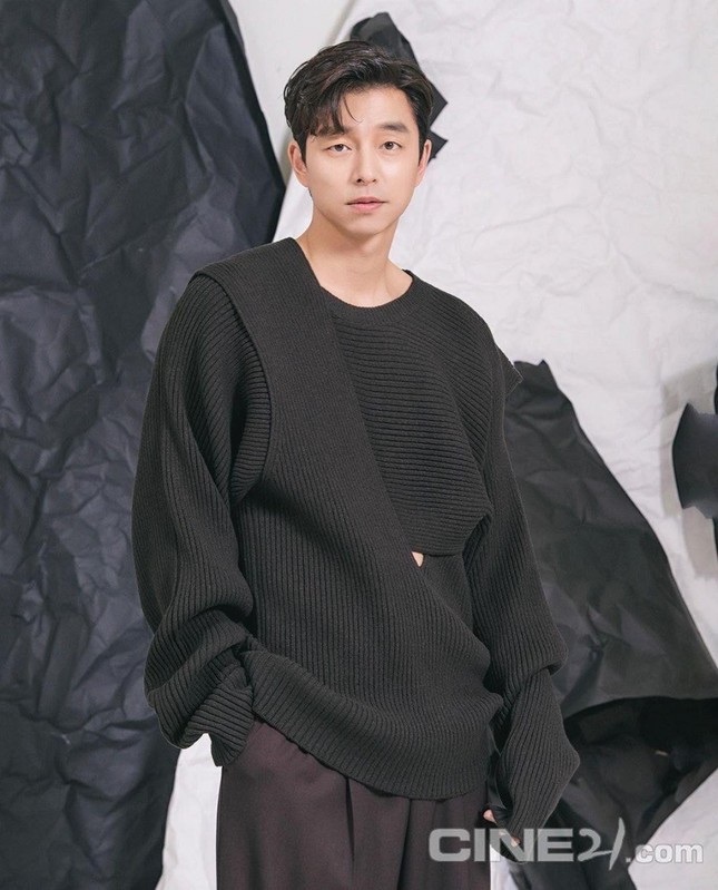 HOT: Park Bo Gum chỉ cần dựa vào vai Gong Yoo là đủ khiến tạp chí “cháy hàng” sau 3 tiếng ảnh 3