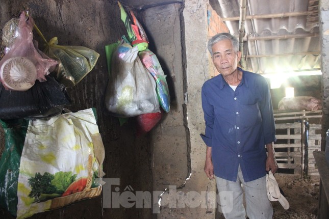 12 ngày không điện, không nước và không cơm của xóm nghèo bị cô lập trong lũ ảnh 2
