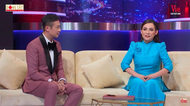 Hương Giang thú nhận từng giả danh cháu gái ruột Phi Nhung để có show ảnh 1