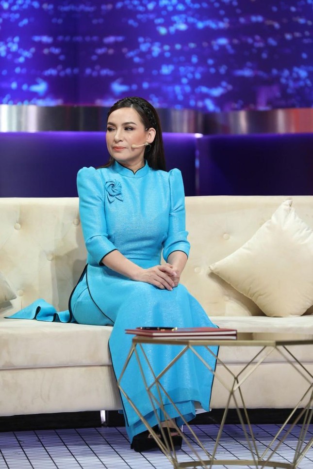 Hương Giang thú nhận từng giả danh cháu gái ruột Phi Nhung để có show ảnh 3