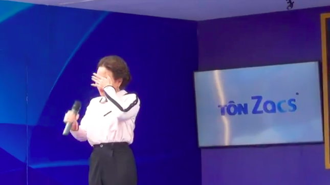 Việt Hương khóc nức nở trong show truyền hình khi nhắc đến cố nghệ sĩ Chí Tài ảnh 2