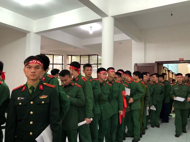 Gần 1.000 cán bộ, chiến sĩ áo lính hiến máu tình nguyện ảnh 7