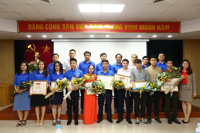 Trao giải cuộc thi 'Khoảnh khắc tình nguyện' 2018 ảnh 2