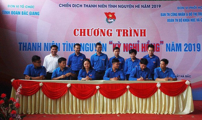 Đoàn đỡ đầu học sinh có hoàn cảnh khó khăn ảnh 5