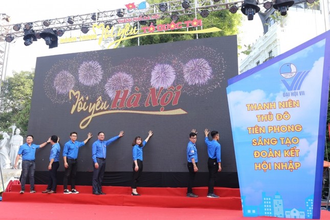 Ngọn lửa thiêng ‘Tôi yêu Hà Nội’ từ tượng đài cảm tử quân ảnh 3