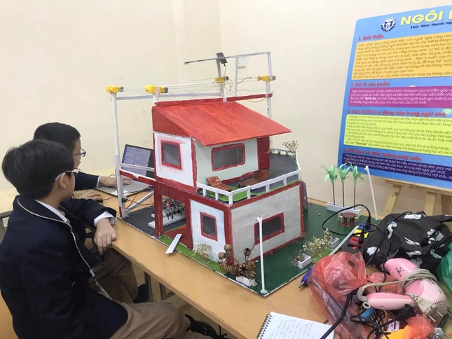 240 thí sinh tranh tài tại chung kết Hội thi Tin học trẻ Hà Nội ảnh 1