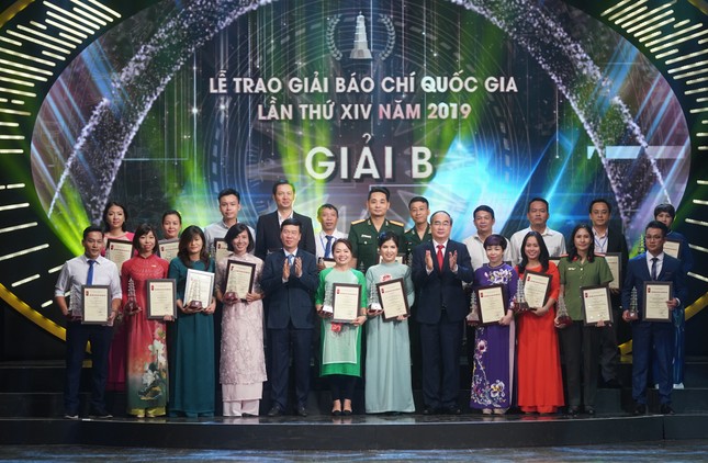 Người làm báo dấn thân, không quản ngại khó khăn, nguy hiểm ảnh 4