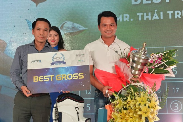 Golfer lập “cú đúp” vô địch trên sân FLC Samson Golf Links ảnh 1