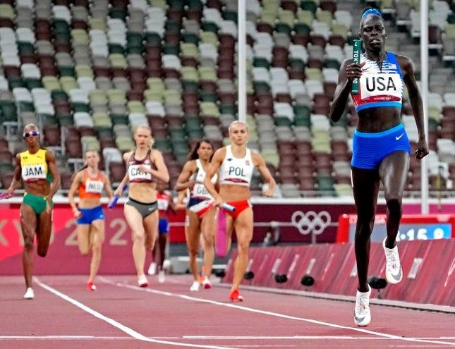 Dàn sao điền kinh giúp Mỹ thống trị đường chạy tiếp sức 4x400m nữ Olympic ảnh 3