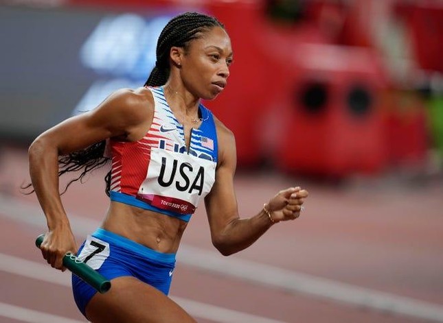 Dàn sao điền kinh giúp Mỹ thống trị đường chạy tiếp sức 4x400m nữ Olympic ảnh 2