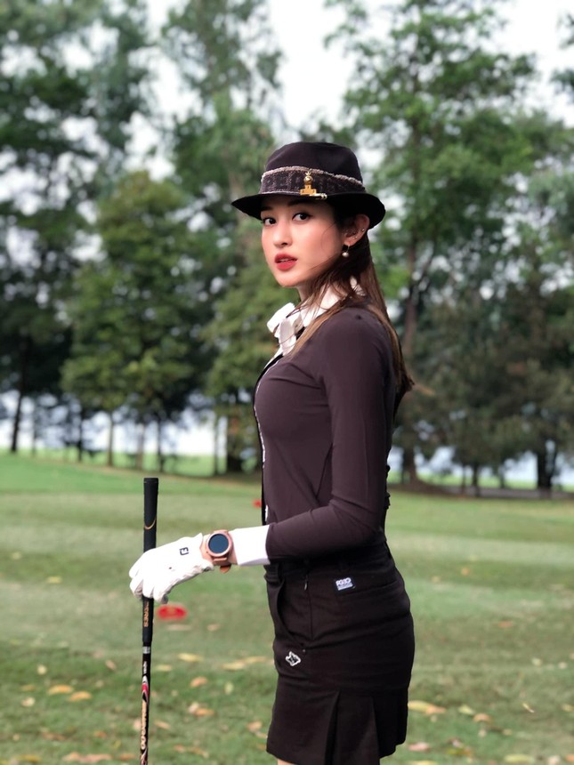 Á hậu Huyền My: “Trang phục đẹp, thoải mái giúp chơi golf thăng hoa hơn” ảnh 2