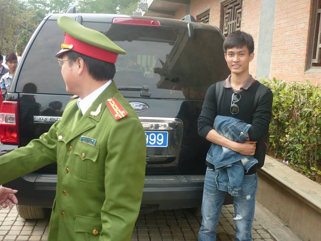 Bộ Công an đề nghị làm rõ vụ 2 xe biển xanh trùng số ảnh 2