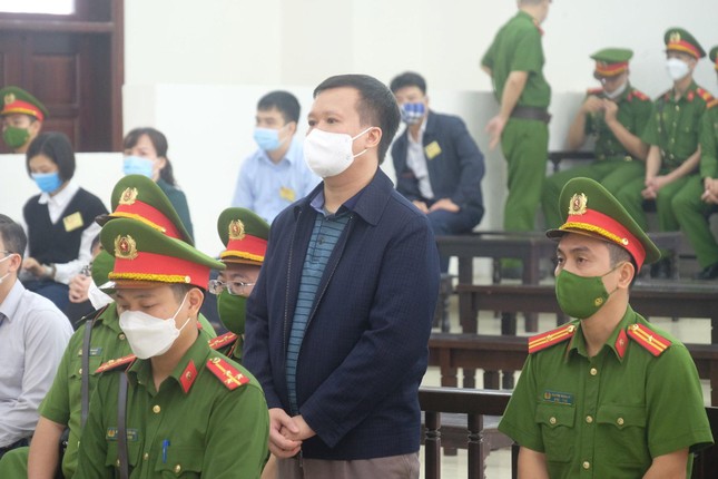 Ông Nguyễn Duy Linh bị tuyên phạt 14 năm tù, đã nộp lại 5 tỷ đồng nhận của Vũ 'nhôm'