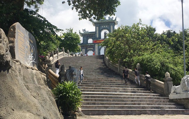 Hoạt động lại, nhiều điểm du lịch ở Đà Nẵng vẫn buồn hiu trong lễ ảnh 2