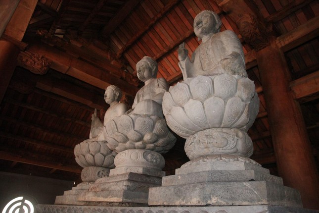Ba pho tượng Tam Thế bằng đá 'độc nhất vô nhị' ảnh 5