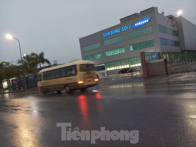 Nam công nhân Samsung mắc COVID-19 ho, cảm giác sốt vẫn đi làm trong 1 tuần ảnh 1
