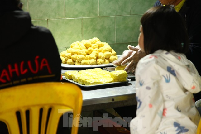 Làng nghề bánh phu thê ngon nức tiếng Bắc Ninh hối hả vào vụ Tết ảnh 11