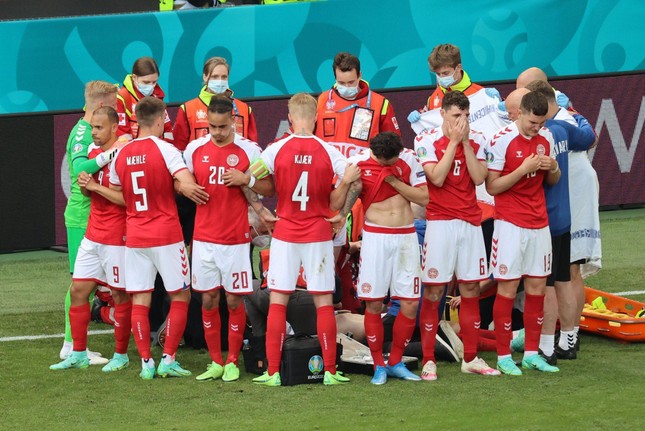 Cập nhật mới nhất: Ngôi sao đội tuyển Đan Mạch đột quỵ trên sân đã qua cơn nguy kịch ảnh 2