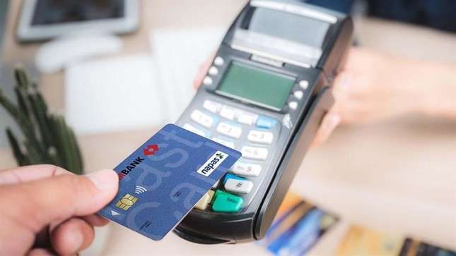 Cách rút tiền, thanh toán bằng thẻ ATM gắn chip nhanh chóng trong 30 giây, bạn biết chưa? ảnh 3