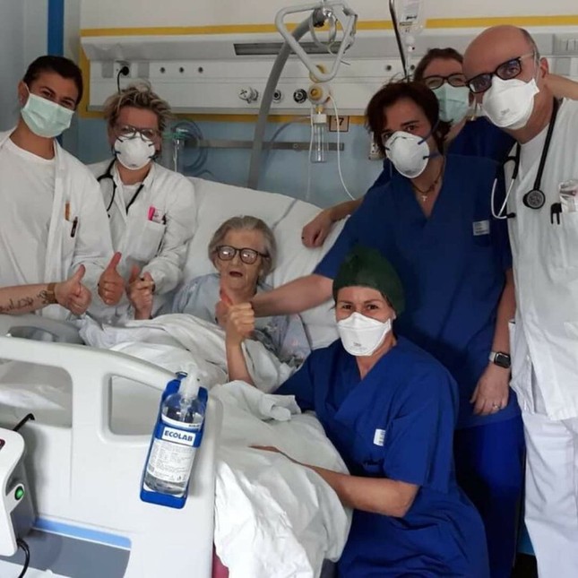 Phép màu: Cụ bà 95 tuổi người Ý - người phụ nữ lớn tuổi nhất được chữa khỏi COVID ảnh 1