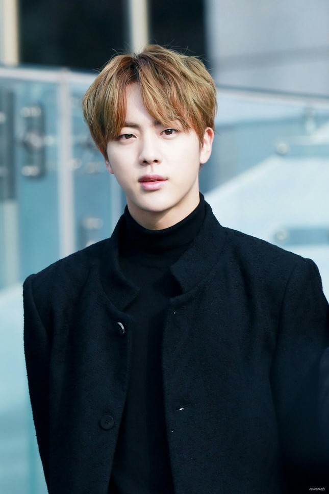 Hóa ra showbiz Hàn có vô vàn idol nam sở hữu bờ vai “rộng như Thái Bình Dương” ảnh 1