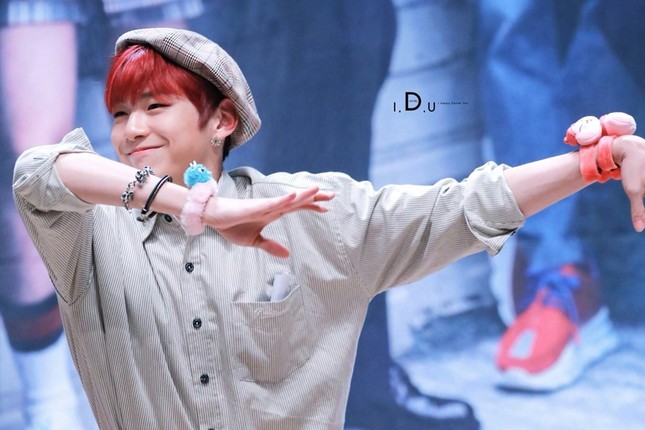 Hóa ra showbiz Hàn có vô vàn idol nam sở hữu bờ vai “rộng như Thái Bình Dương” ảnh 8