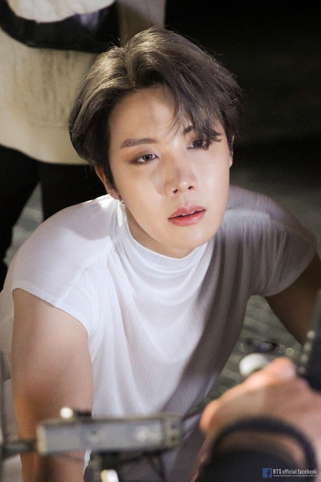 BTS tiết lộ độ tuổi muốn kết hôn, khiến các ARMY vừa buồn cười vừa hốt hoảng ảnh 3