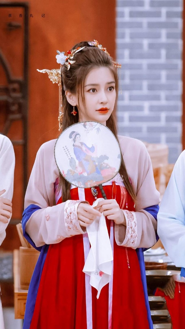 Angela Baby khiến khán giả xuýt xoa với tạo hình tiểu tiên nữ trong show Xảo Thủ Thần Thám ảnh 1