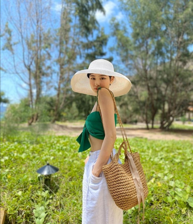 Cuộc đua "tam mã" ở làng thời trang Việt: Team đi biển, team xuống phố và team dự prom ảnh 2