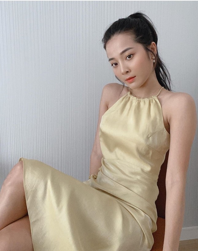 Cuộc đua "tam mã" ở làng thời trang Việt: Team đi biển, team xuống phố và team dự prom ảnh 10
