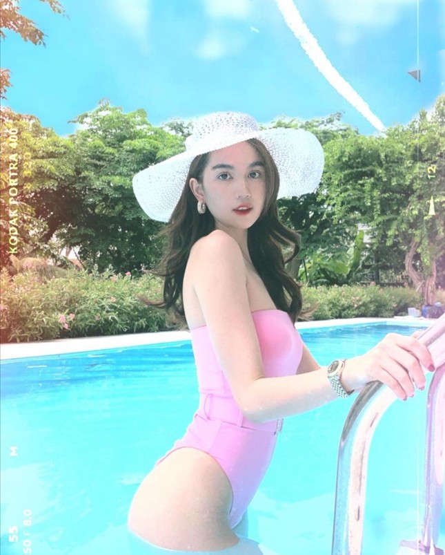 Cuộc đua "tam mã" ở làng thời trang Việt: Team đi biển, team xuống phố và team dự prom ảnh 3