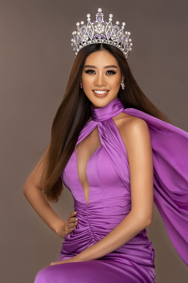 Hoa hậu Khánh Vân khoe thần thái sang trọng, sẵn sàng cho sàn đấu Miss Universe 2020 ảnh 2