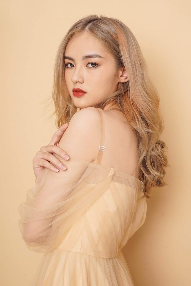 Hoa khôi ĐH Ngoại thương Hà Nội 2019: Học lực siêu giỏi, ứng viên sáng giá của HH Việt Nam ảnh 4