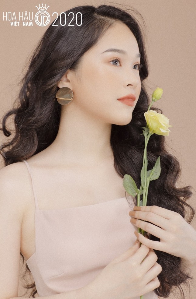 Hotgirl 9x từng tham gia MV Hồ Quang Hiếu được chú ý khi dự thi Hoa hậu Việt Nam ảnh 1