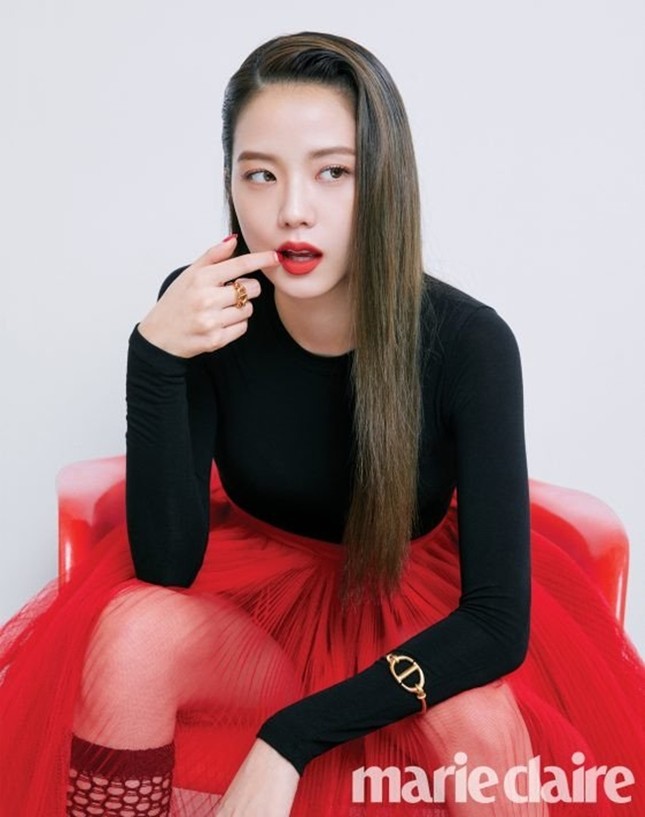 Vừa kiêu sa vừa dịu dàng lại có phần nổi loạn, chỉ có thể là Jisoo (BLACKPINK)! ảnh 6