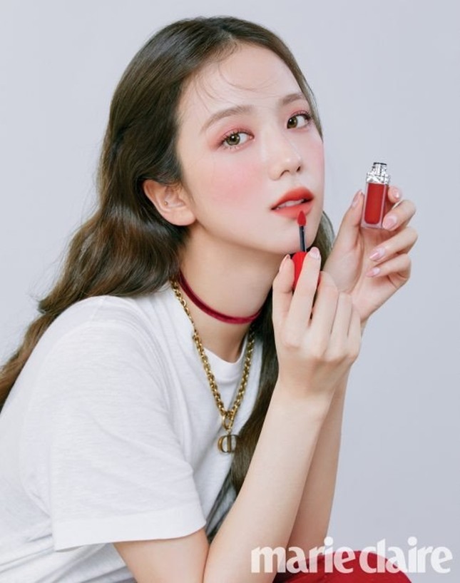 Vừa kiêu sa vừa dịu dàng lại có phần nổi loạn, chỉ có thể là Jisoo (BLACKPINK)! ảnh 7