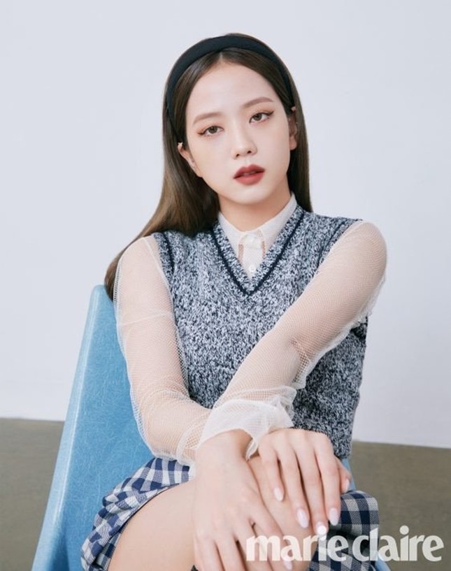 Vừa kiêu sa vừa dịu dàng lại có phần nổi loạn, chỉ có thể là Jisoo (BLACKPINK)! ảnh 4