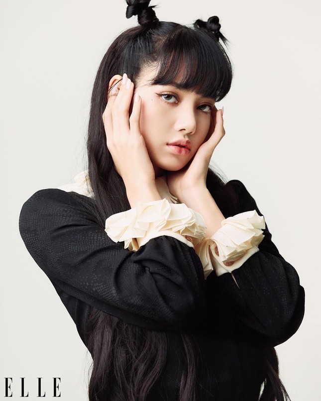 Lên bìa ELLE Mỹ tháng 10, bốn cô gái vàng K-Pop khẳng định “Tương lai chính là BLACKPINK” ảnh 6