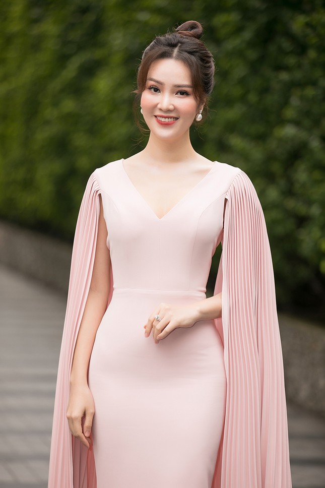 Tiểu Vy, Mỹ Linh xinh tươi trẻ trung, “đối lập” bất ngờ trong sơ khảo Hoa Hậu Việt Nam ảnh 7