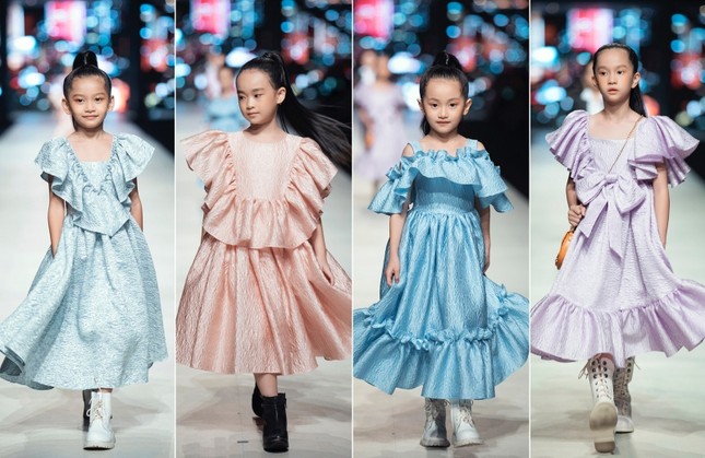 Mãn nhãn với dàn Hoa hậu và người mẫu hội tụ trong show diễn thời trang siêu hoành tráng ảnh 11