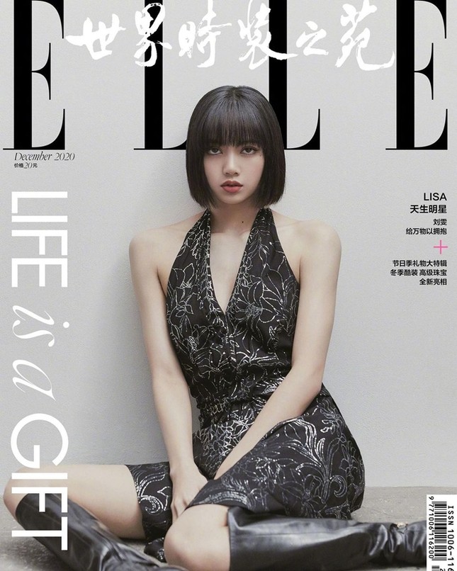 Lisa (BLACKPINK) khiến fan lo lắng vì trông quá gầy trong loạt ảnh trên tạp chí ELLE Trung ảnh 1