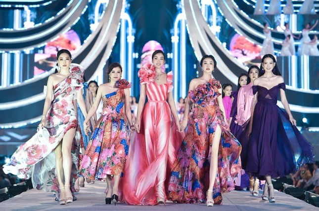 Top 5 thí sinh xuất sắc nhất đêm thi Người đẹp Thời trang của Hoa Hậu Việt Nam 2020 ảnh 3
