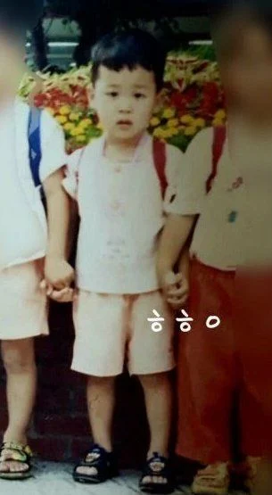 ARMY “phát cuồng” với bộ ảnh “Bạn đã thay đổi nhiều thế nào” siêu dễ thương của BTS ảnh 14