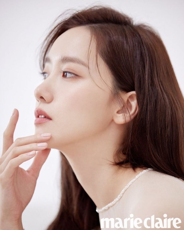 Netizen Hàn đổi danh xưng từ “nữ thần” sang “công chúa” cho Yoona chỉ vì tấm ảnh bìa này ảnh 4