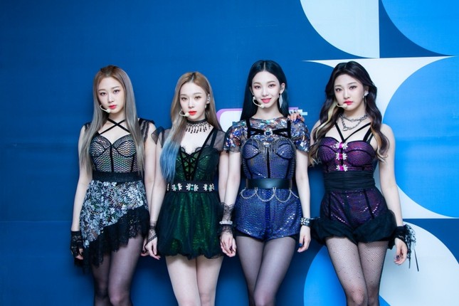 Xét về trang phục sân khấu, netizen cho rằng stylist BLACKPINK thua stylist aespa ở 1 điểm ảnh 8