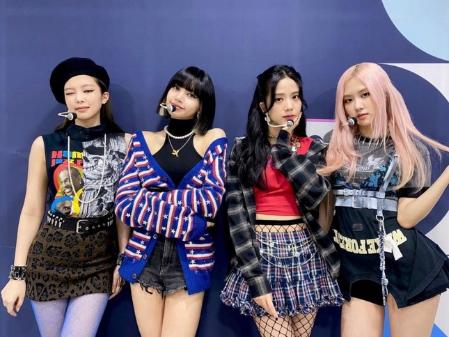 Xét về trang phục sân khấu, netizen cho rằng stylist BLACKPINK thua stylist aespa ở 1 điểm ảnh 6