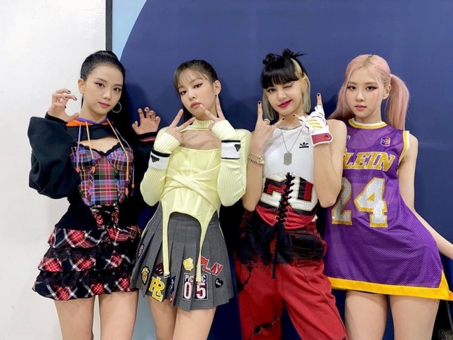 Xét về trang phục sân khấu, netizen cho rằng stylist BLACKPINK thua stylist aespa ở 1 điểm ảnh 7