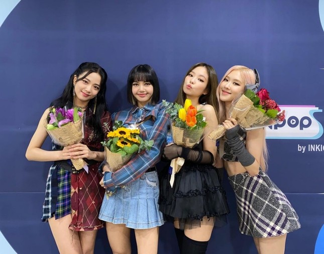 Xét về trang phục sân khấu, netizen cho rằng stylist BLACKPINK thua stylist aespa ở 1 điểm ảnh 5
