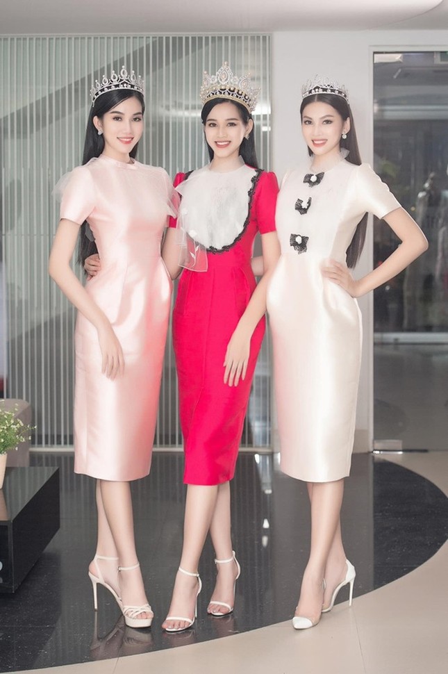 Soi trang phục Top 3 Hoa Hậu Việt Nam 2020 sau đăng quang: Không tìm được điểm nào để chê ảnh 3